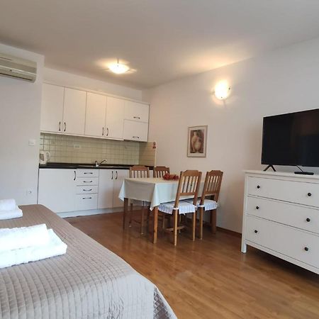 Ivana Apartman 2 茨里克韦尼察 外观 照片