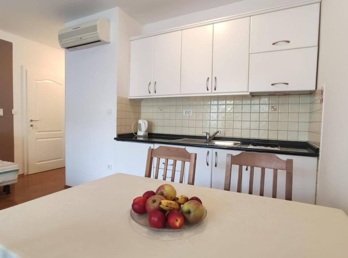 Ivana Apartman 2 茨里克韦尼察 外观 照片